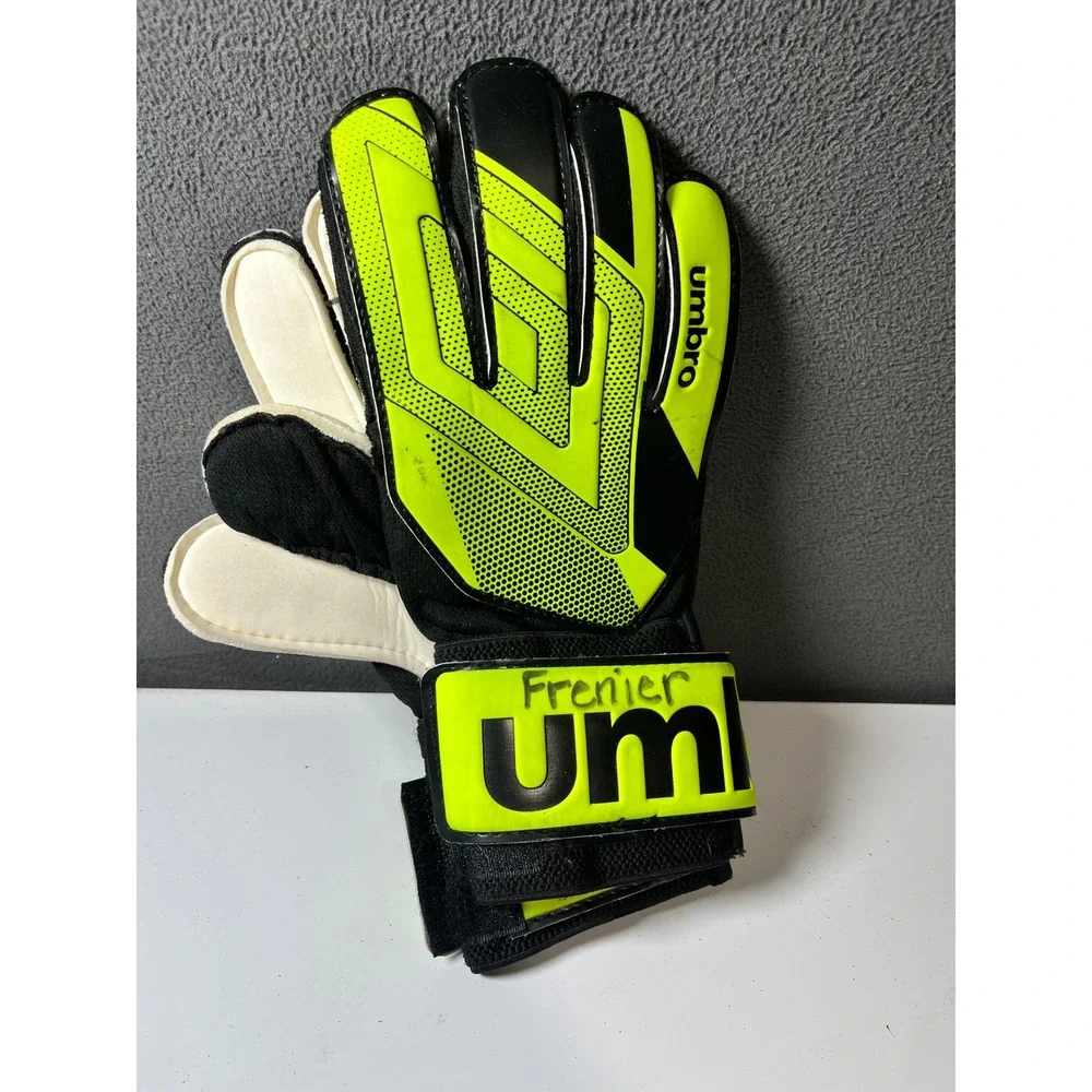 Umbro Junior Soccer Goalie Gloves Neon Yellow Black Size Junior M2103GJ Kids